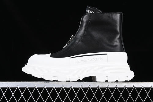 Alexander Mcqueen Tread Slick Black/White 27