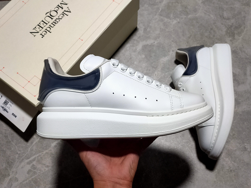 Alexander Mcqueen Sneakers White/White/Navy Blue 9