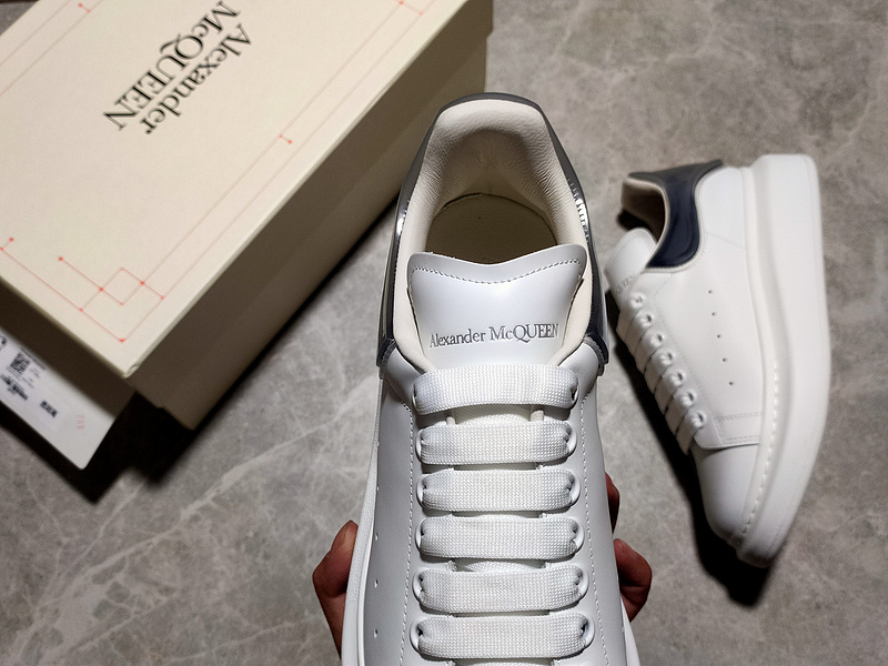 Alexander Mcqueen Sneakers White/White/Navy Blue 19