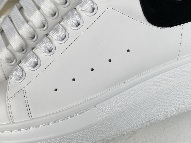 Alexander Mcqueen White/White/Black 9