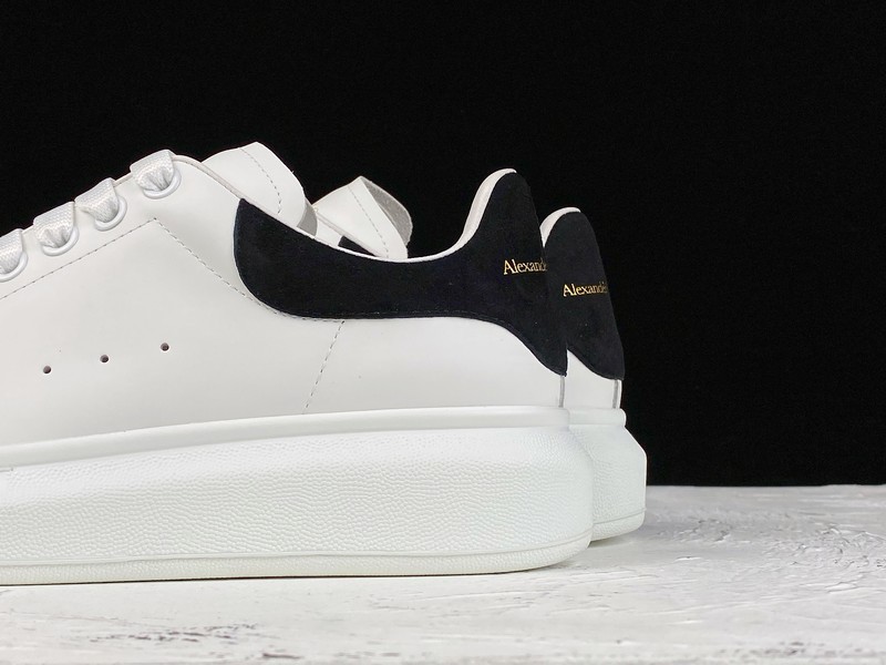 Alexander Mcqueen White/White/Black 23