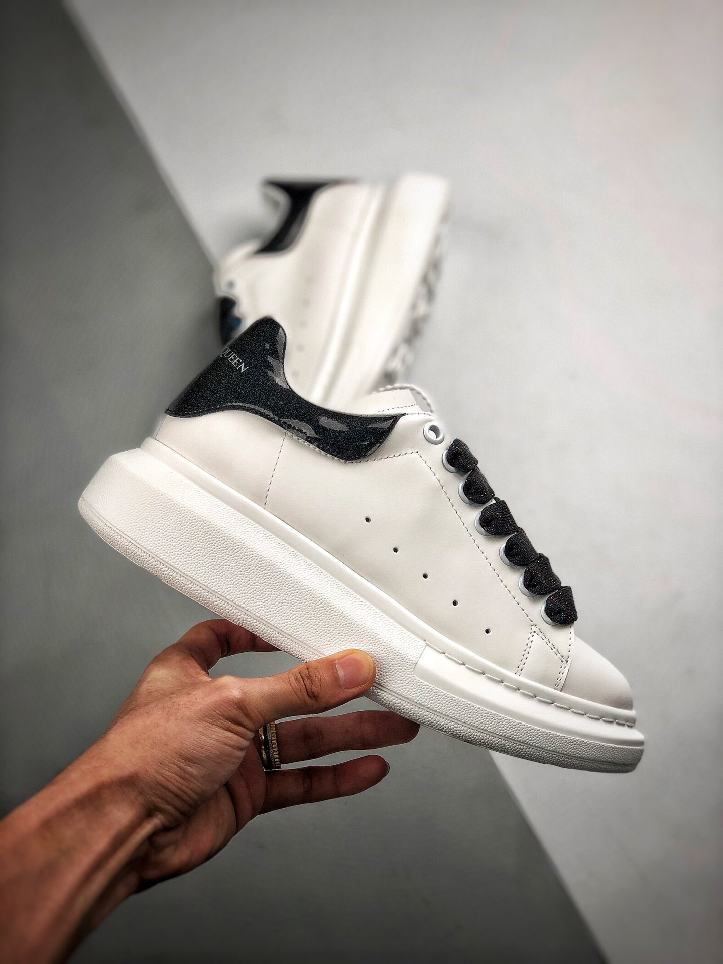 Alexander Mcqueen White/White/Black 7