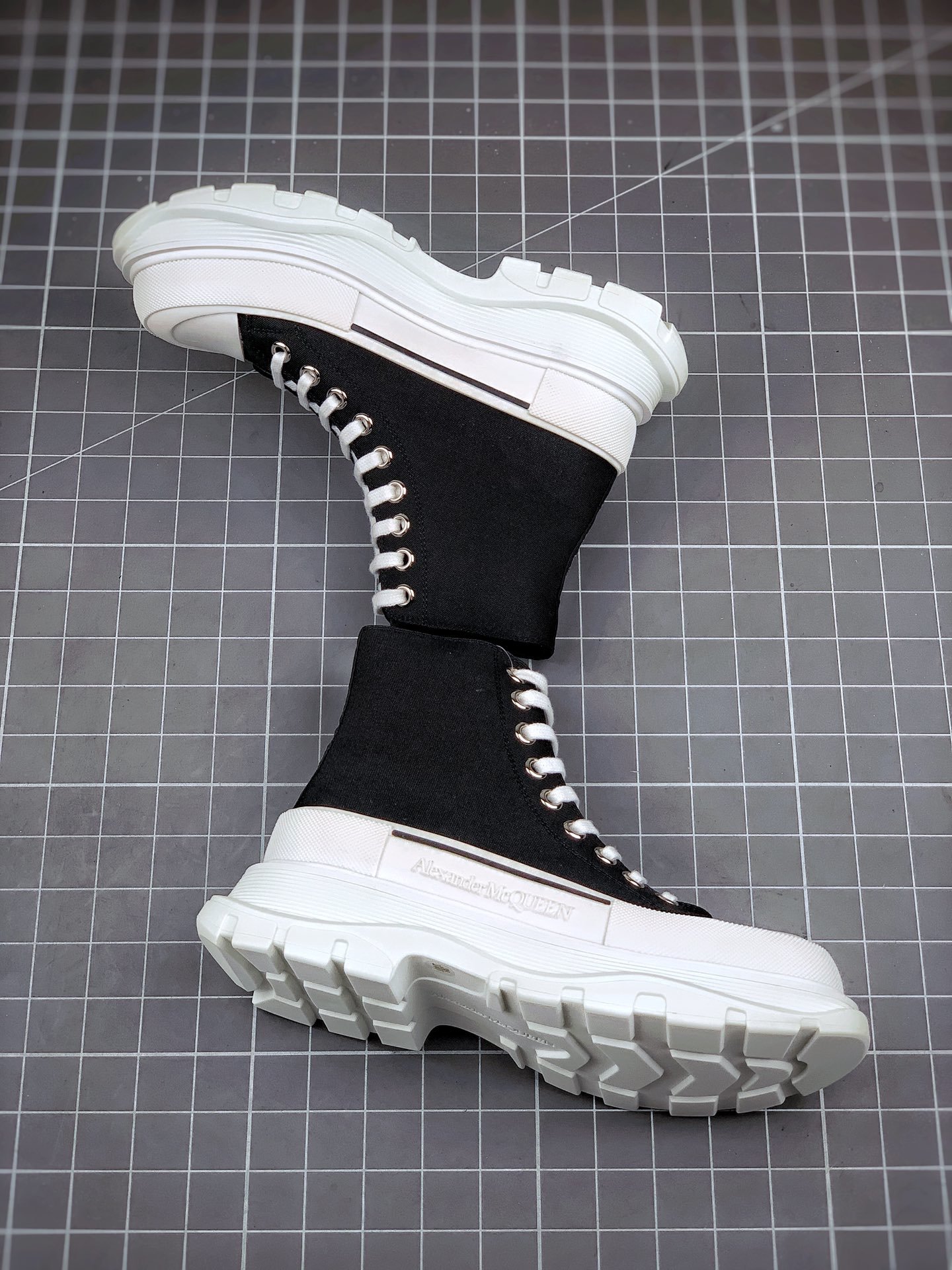 Alexander Mcqueen High Black/Black/White 9