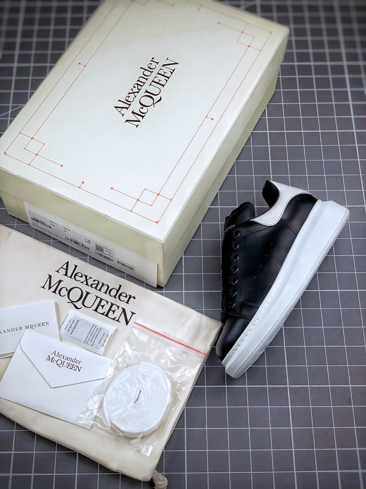 Alexander Mcqueen Black/White 3