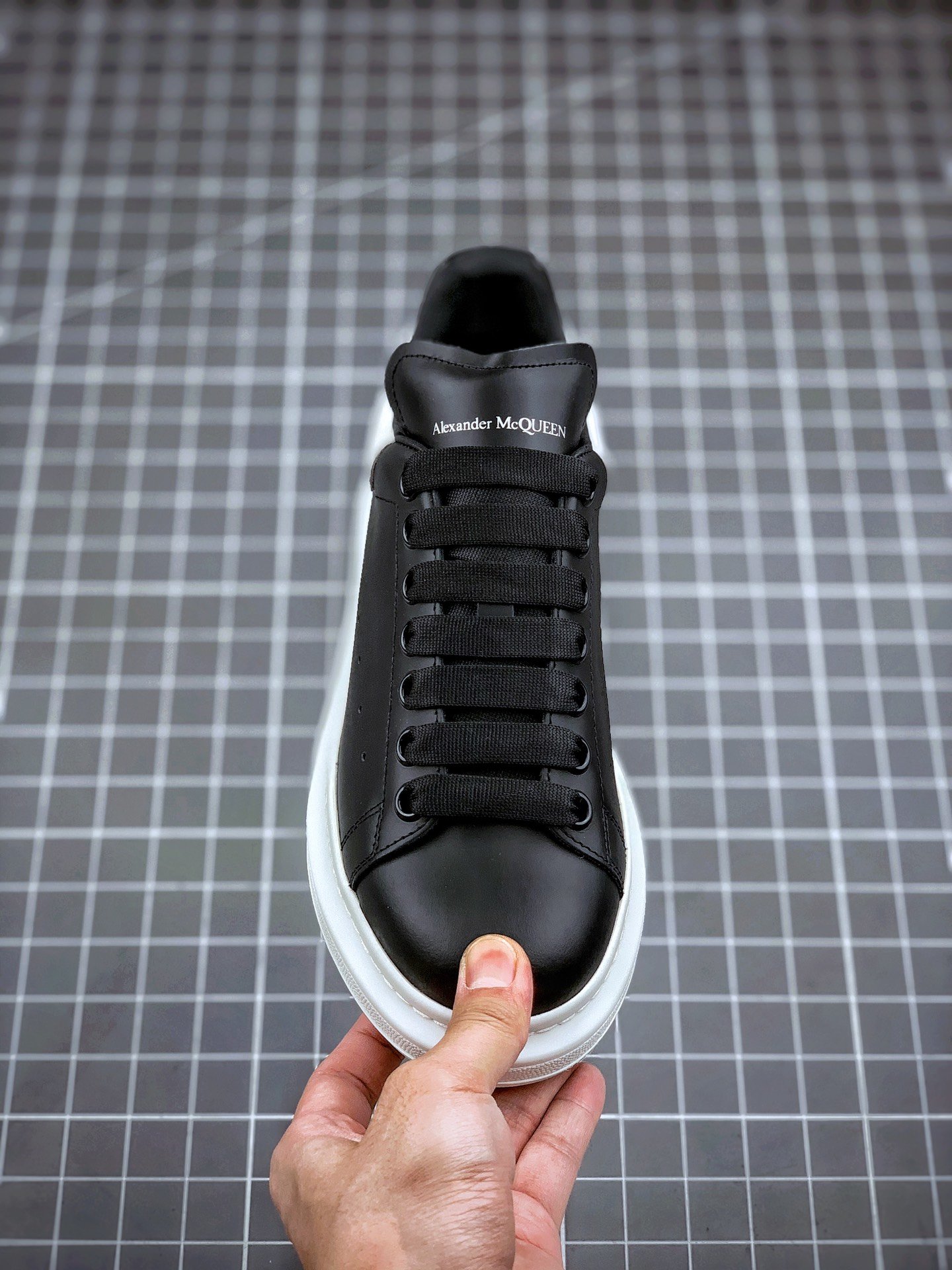 Alexander Mcqueen Black/White 5