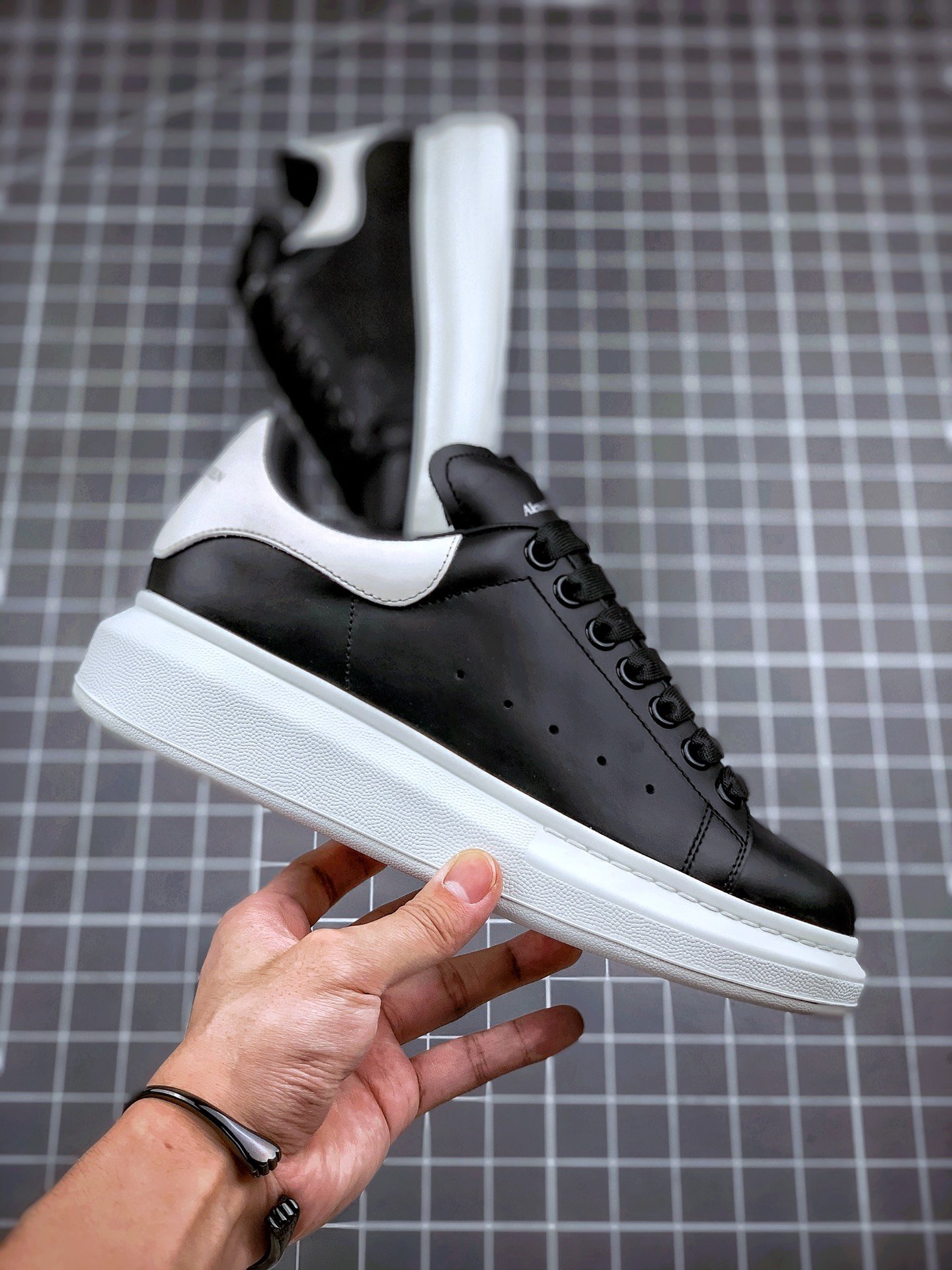 Alexander Mcqueen Black/White 15