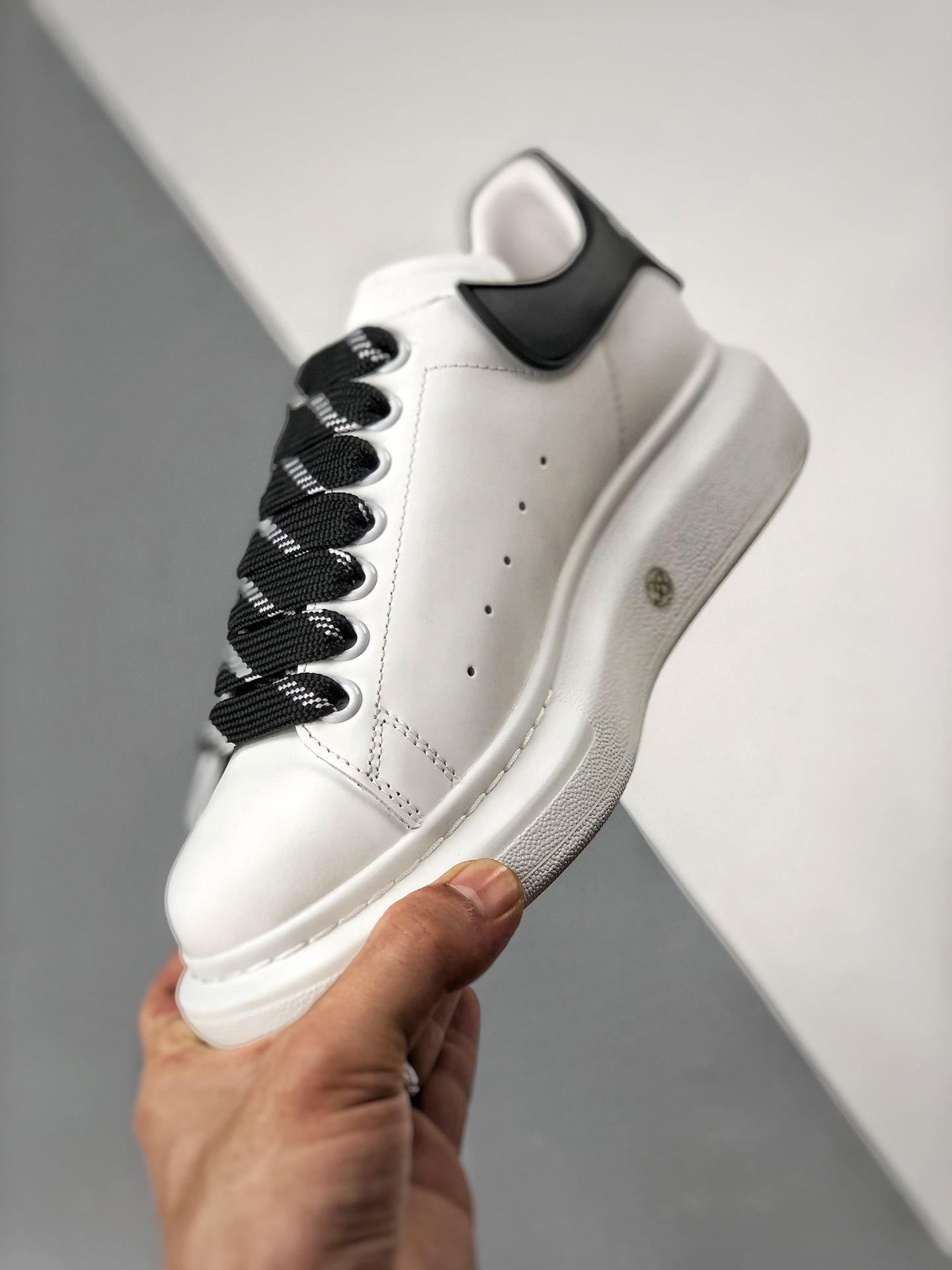 Alexander Mcqueen Shoes White/White/Black 17