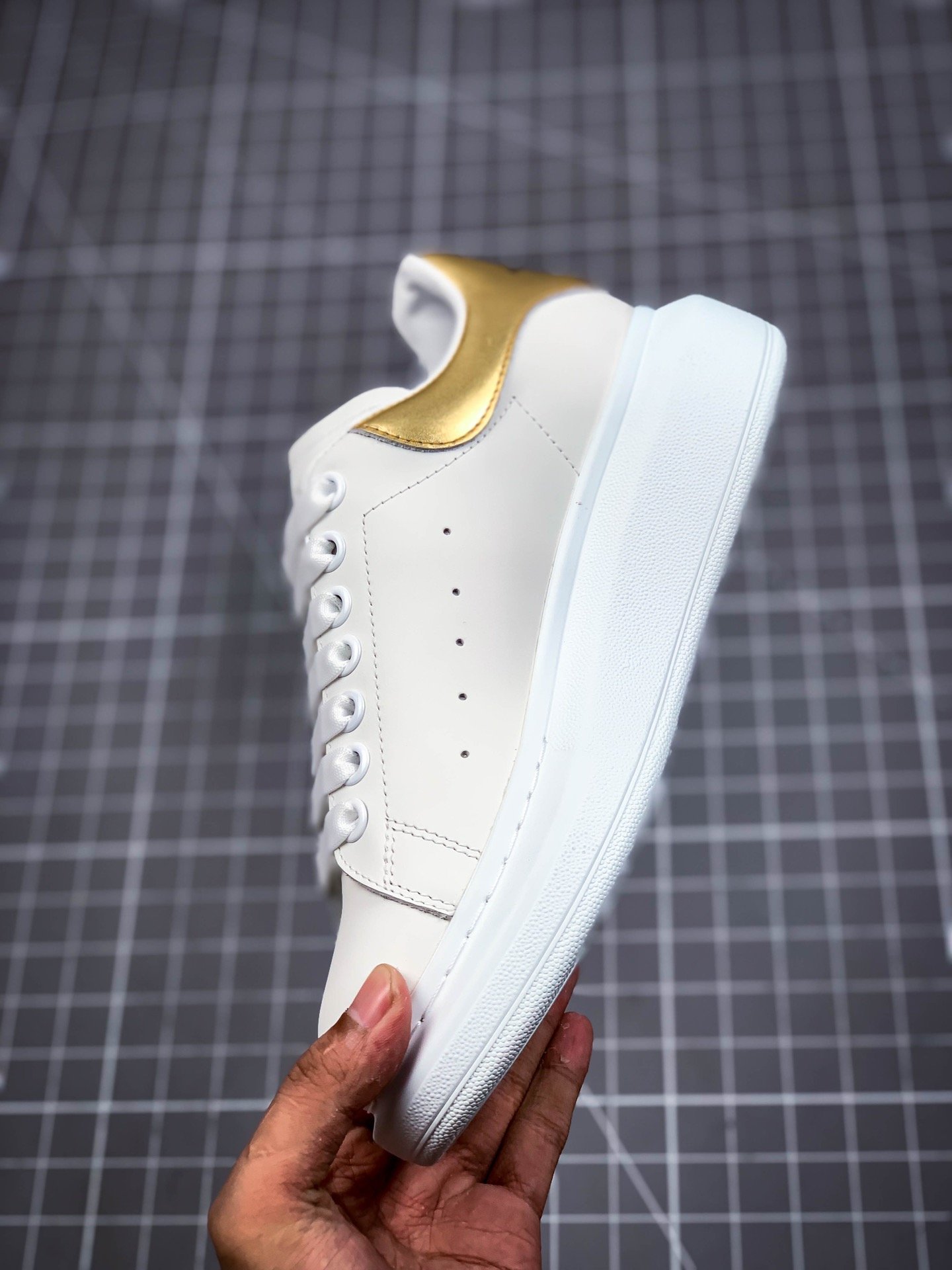 Alexander Mcqueen Sole Sneakers White/Gold/White 7