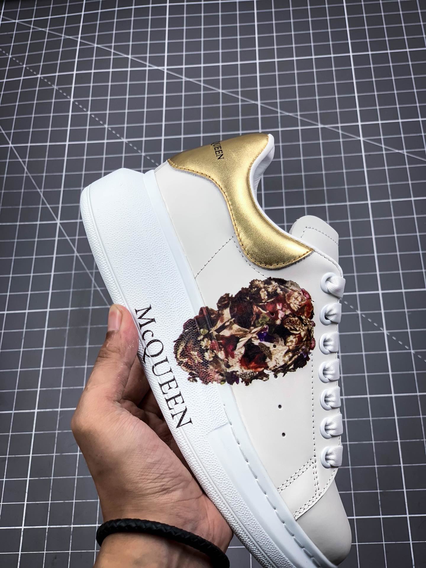 Alexander Mcqueen Sole Sneakers White/Gold/White 9