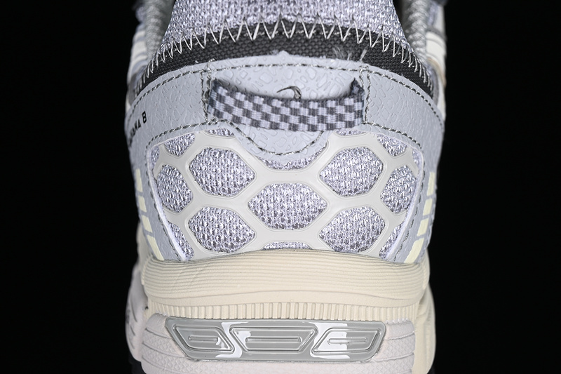 Gel-Kahana 8 White/Grey/Silver 9