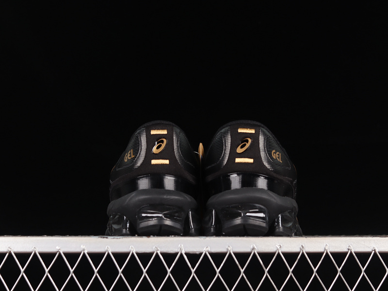 Gel Quantum 360 7 Black/Pure Gold 27