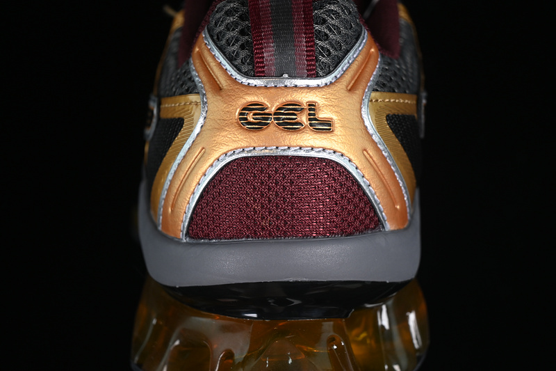 Asics Gel-Quantum Kinetic Carbon/Pure Gold 7