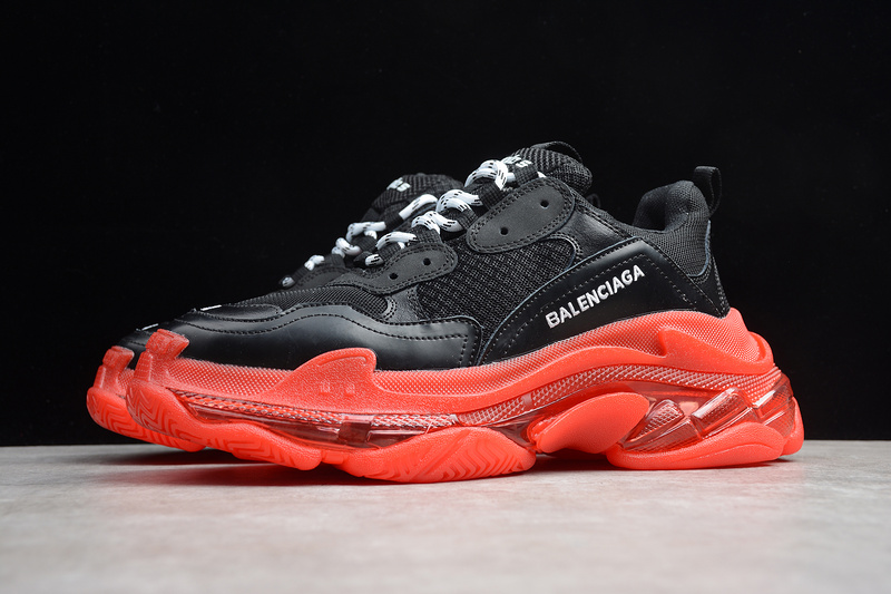 Triple S Sneaker Dadshoe Black/White/Red 23