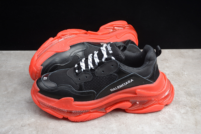 Triple S Sneaker Dadshoe Black/White/Red 25