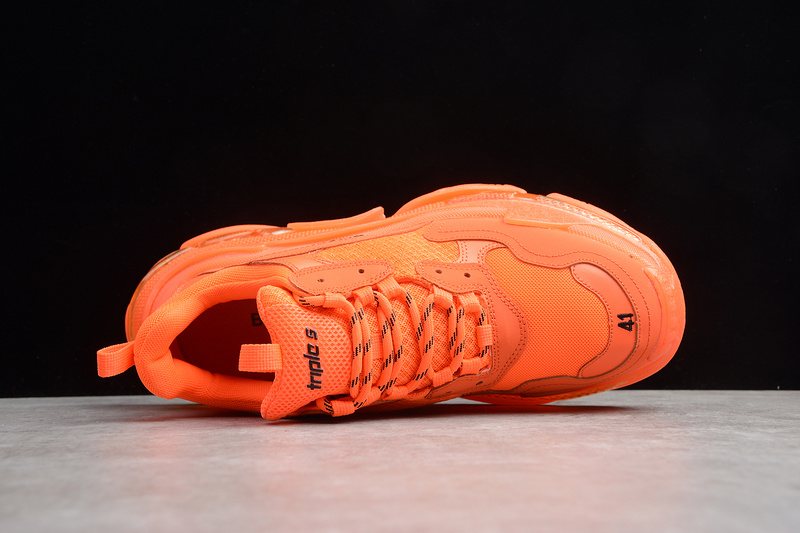 Triple S Sneaker Dadshoe Fluorescent Orange/Black 19