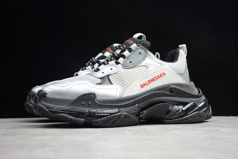 Triple S Sneaker Dadshoe White/Black/Light Grey 9