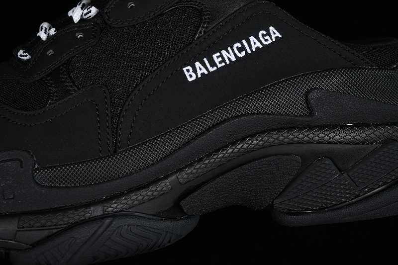 Balenciaga Triple S Black/White 15