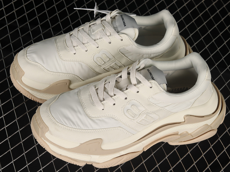 Balenciaga Triple S Sneakers Beige/White/Beige 31