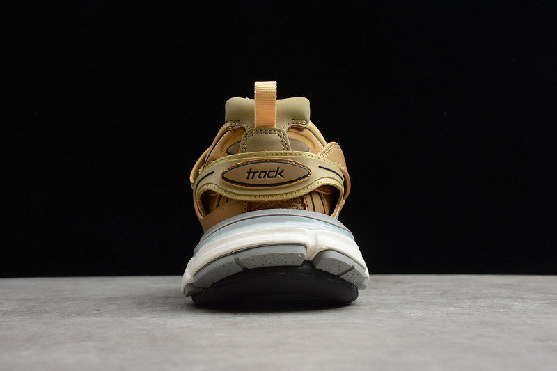 Track 2.0 Sneaker Gold/White/Black 19