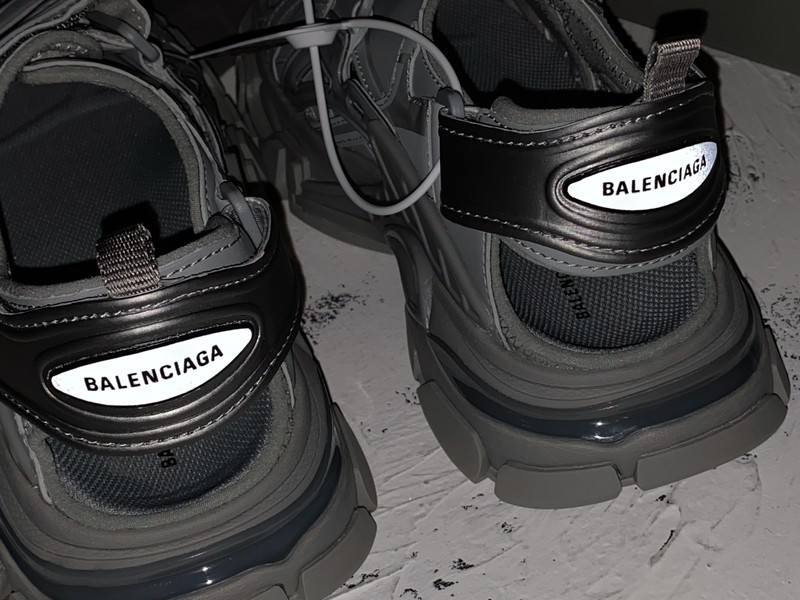 Get Balenciaga Track 4.0 Sandal Light Gray/Light Gray 17