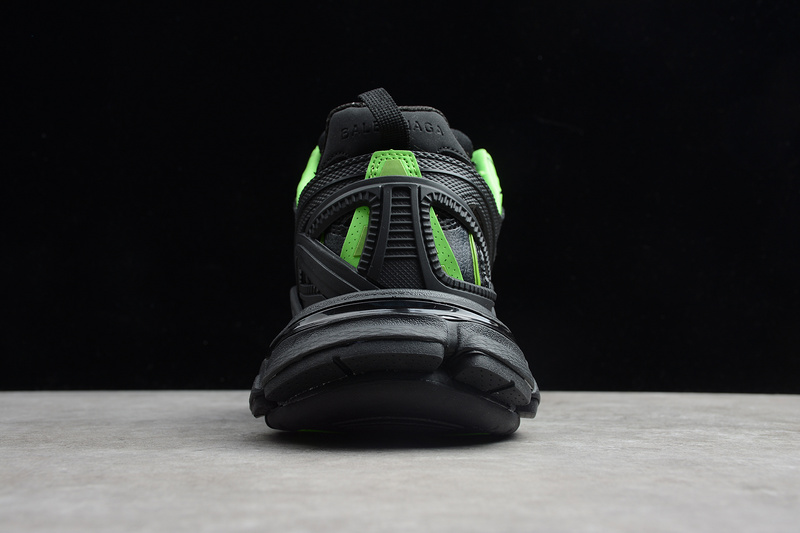 Track 2.0 Sneaker Black/Black/Green 19