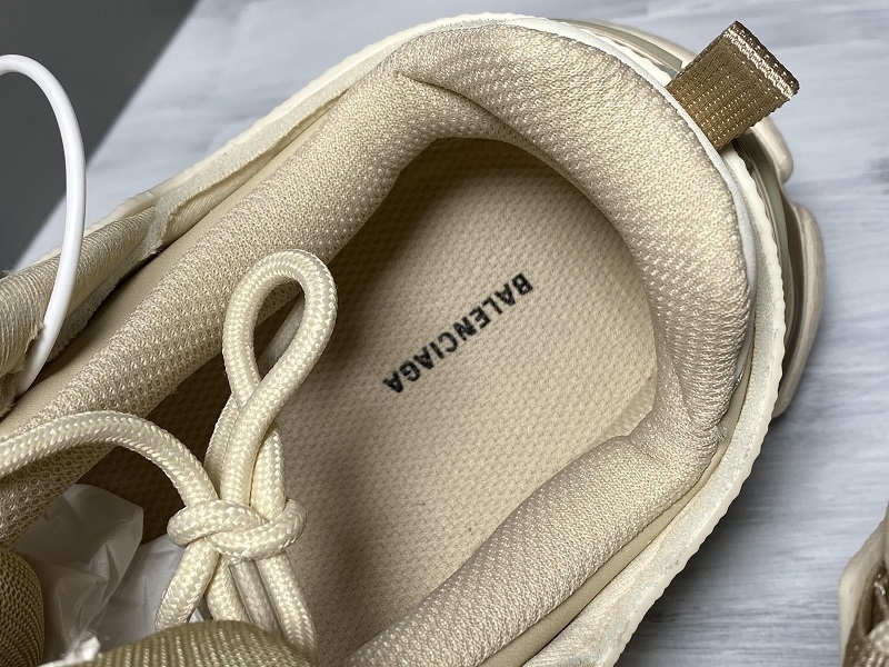 Ok Balenciaga Track 2.0 Sneaker Beige 19