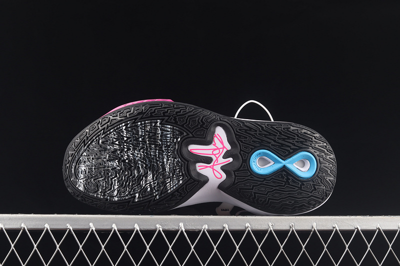 Kyrie 8 Ep Black/White/Pink 17