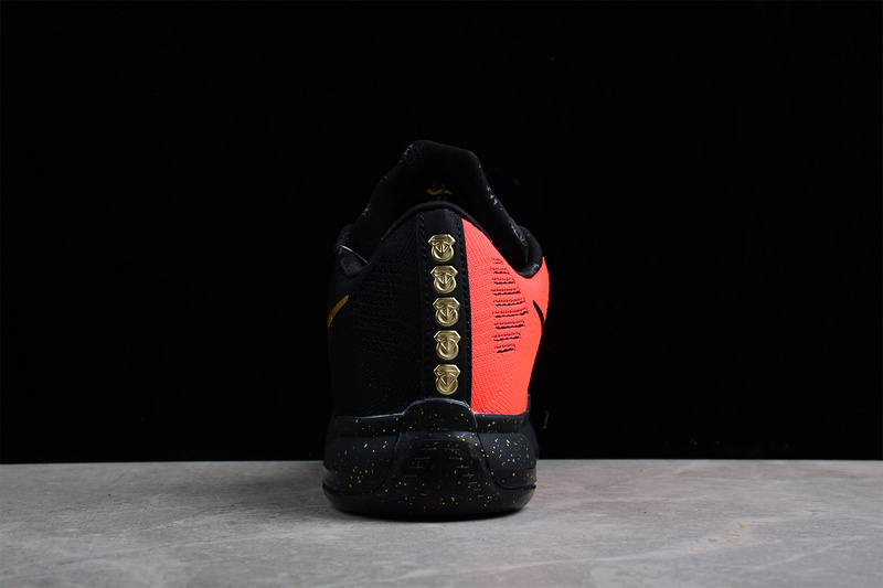 Kobe 10 Elite Low Christmas Black/Metallic Gold-Bright Crimson 3