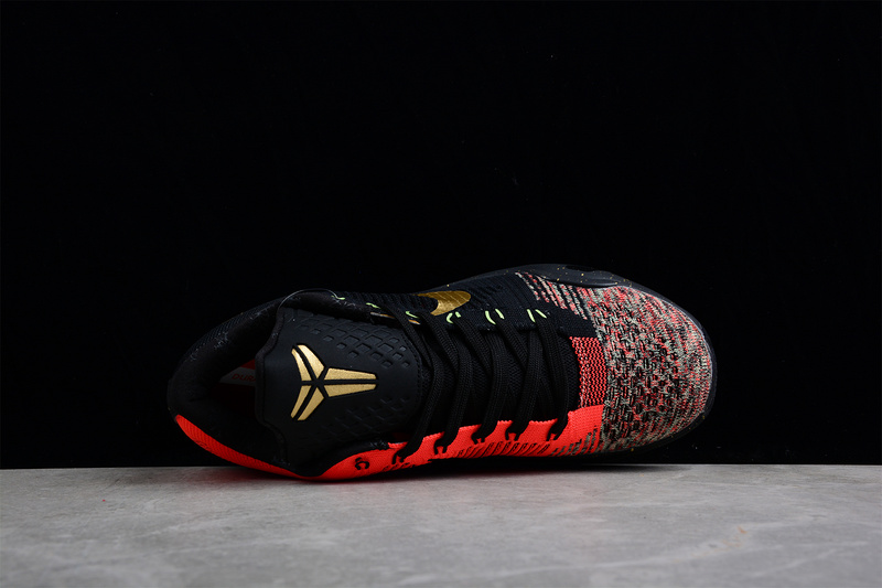 Kobe 10 Elite Low Christmas Black/Metallic Gold-Bright Crimson 31