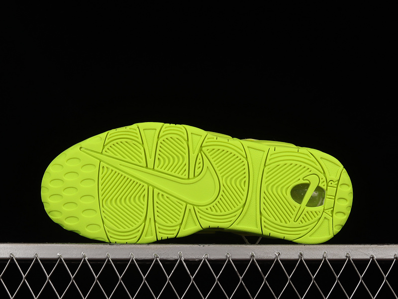 Air More Uptempo 96 Volt/Volt/Black 21