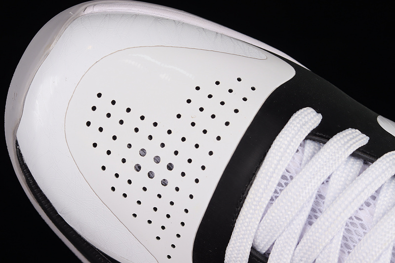 Zoom Kobe 5 Tb White/Black/Metallic Silver 15