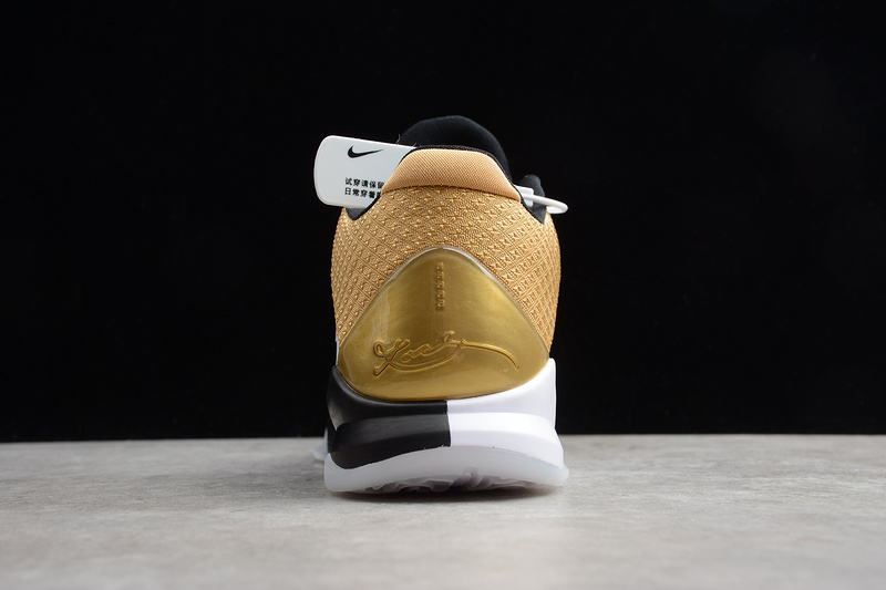 Kobe 5 Protro Black/White/Gold 21