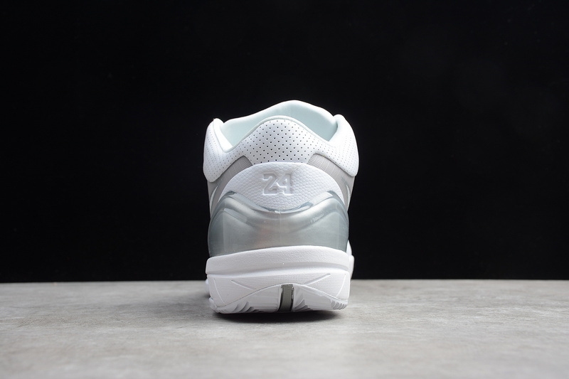 Zoom Kobe 4 Metallic/White/Light Grey 17