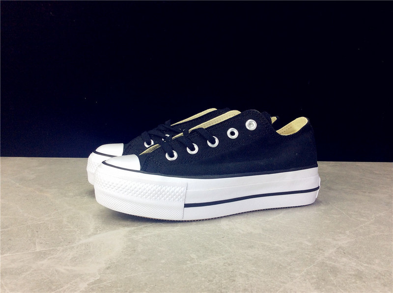 Chuck Taylor All Star Lift Low Top Navy Blue/White 17