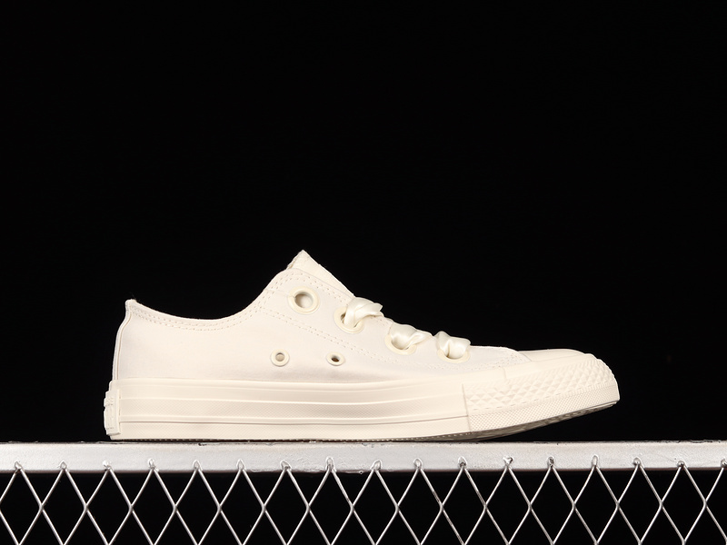 Chuck Taylor All Star Big Eyelets Low Egret/Egret/Egret 7