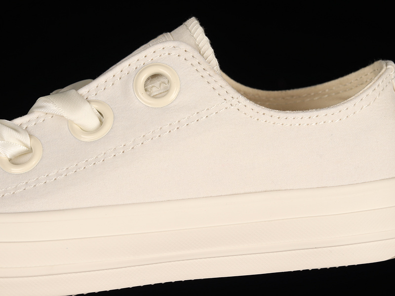 Chuck Taylor All Star Big Eyelets Low Egret/Egret/Egret 15