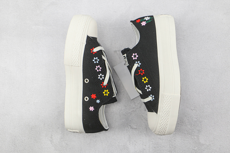 Chuck Taylor All Star Lift Platform Low Floral Embroidery Black/Egret 3