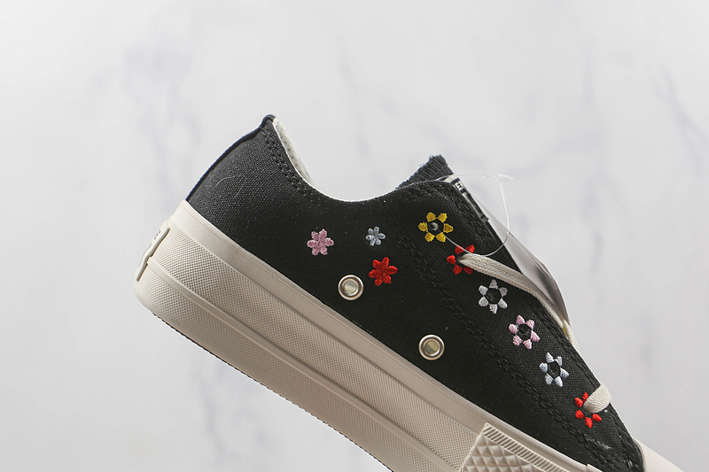 Chuck Taylor All Star Lift Platform Low Floral Embroidery Black/Egret 17