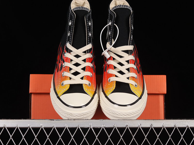 Chuck 70 Hi Flames Black/Enamel Red/Bold Mandarin 31