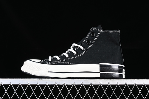 Chuck 1970S White/Black 5