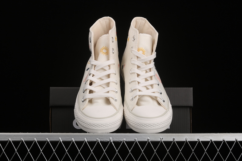 Chuck Taylor All Star High It's Okay To Wander Egret/Vintage White/Black 25