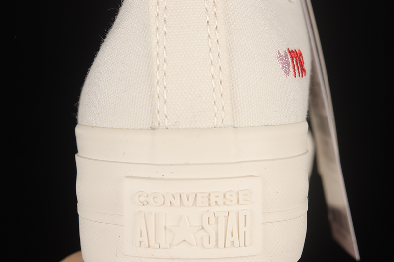 Chuck Taylor All Star Vintage White/University Red 21