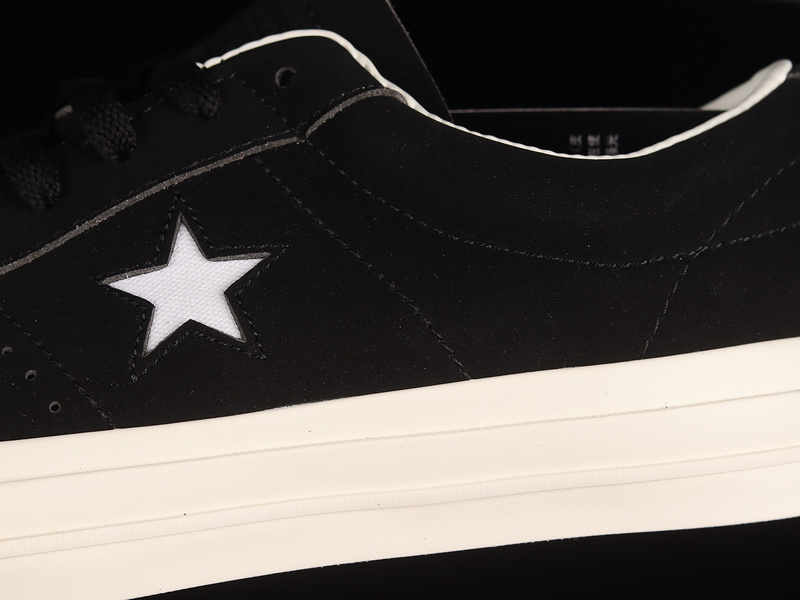 One Star Pro Black/Black/White 23