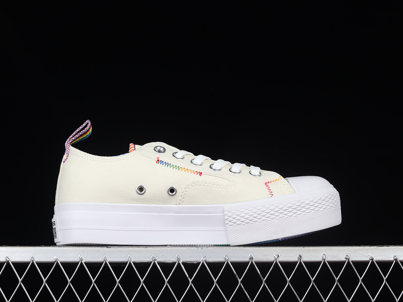 Chuck Taylor All Star Lift Platform Low Pride Egret/University Red 29