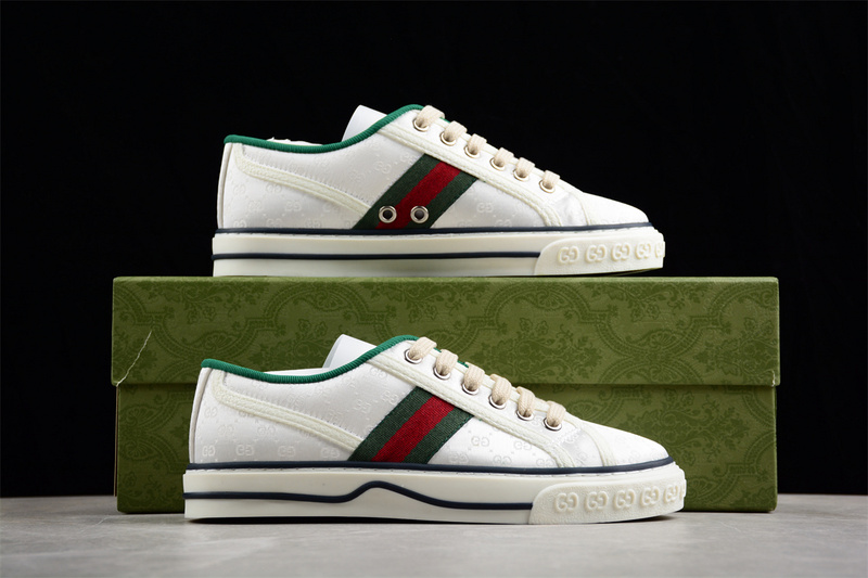 Gucci Tennis 1977 Print Sneaker White/Red/Green 27