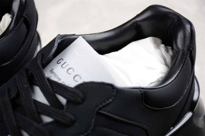 Gucci Black/White 29