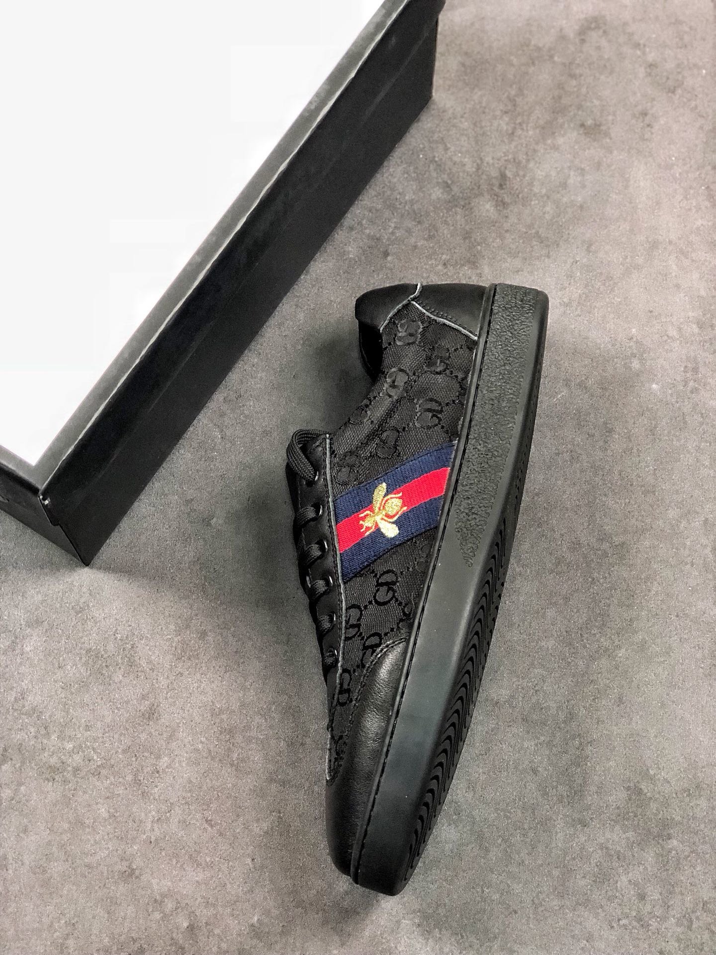 Gucci Sneakers Black/Navy Blue/Red 9