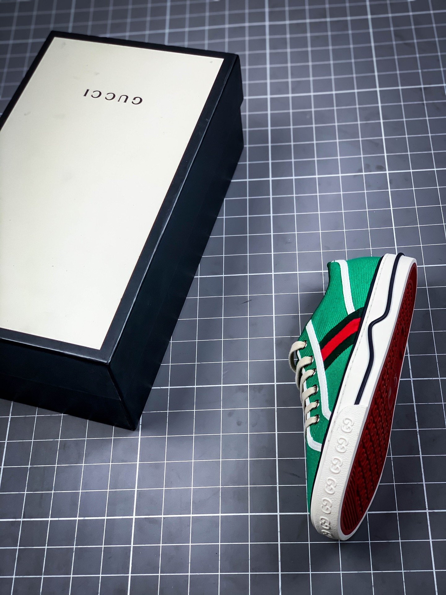 Gucci Ace Embroidered Low-Top Sneaker Green/White/Red 5