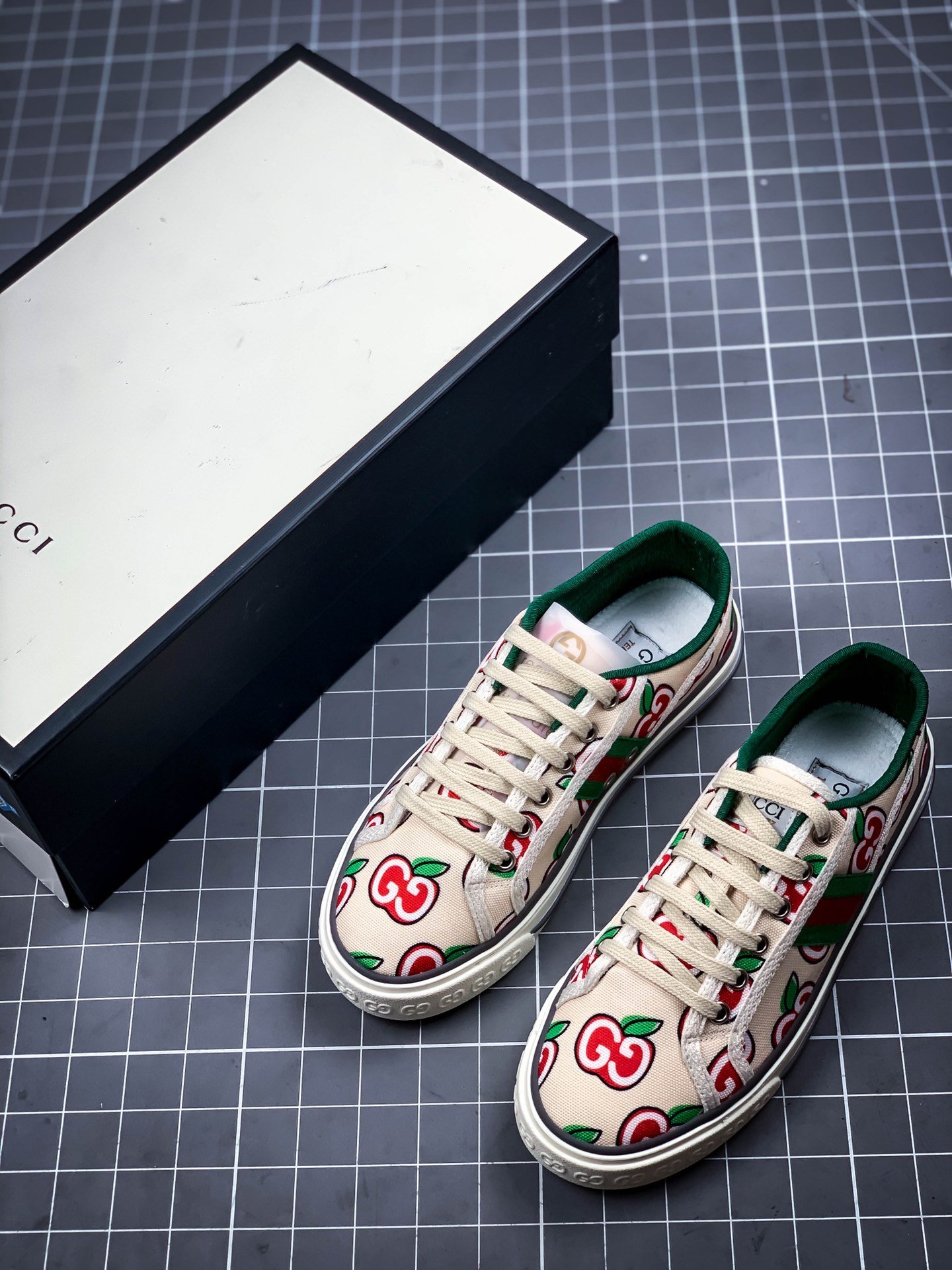 Gucci Tennis 1977 Print Sneaker Beige/Green/Red 15