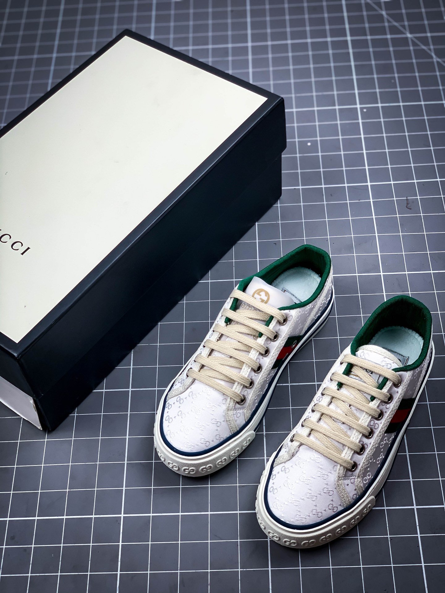 Gucci Tennis 1977 Print Sneaker White/White/Green-Red 3